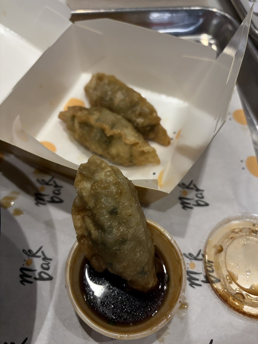 KAZAMI_Pro's tweet photo. Caesars Palace
MoK BAR
Celebrity Food Hall
5個1700円な揚げ餃子🥟
4000円のポケ丼
#MoKBAR #LasVegas #CaesarsPalace https://t.co/Abd7SO9kyx