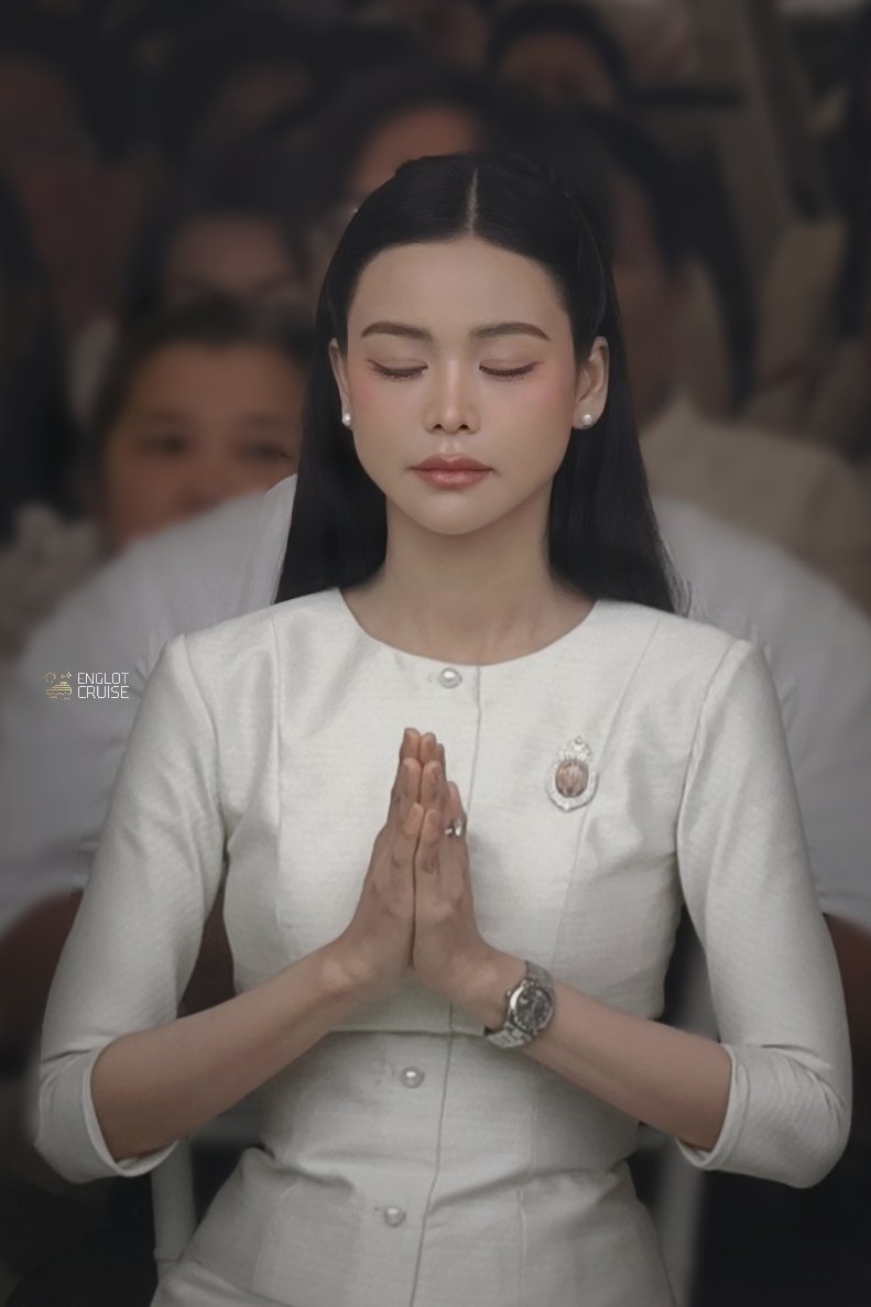 EngLotCruise's tweet photo. 🙏🏻🙏🏻

#EngfaWaraha #อิงฟ้ามหาชน 
#งานบวงสรวงพญาศรีสัตตนาคราช https://t.co/s9F1DC3Qq1
