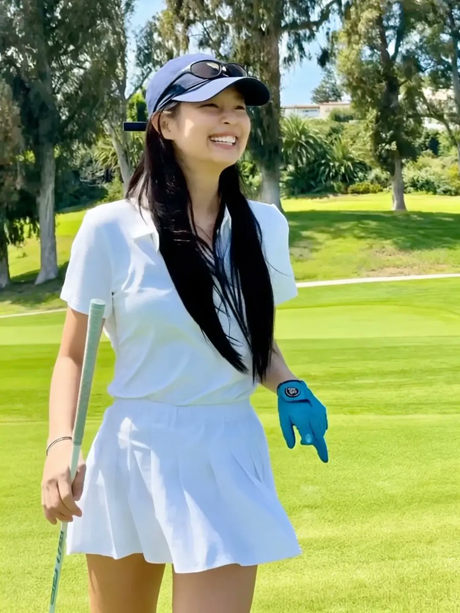 Jennyrubynim's tweet photo. Golf date ❣️ https://t.co/FFnC3QTIjh