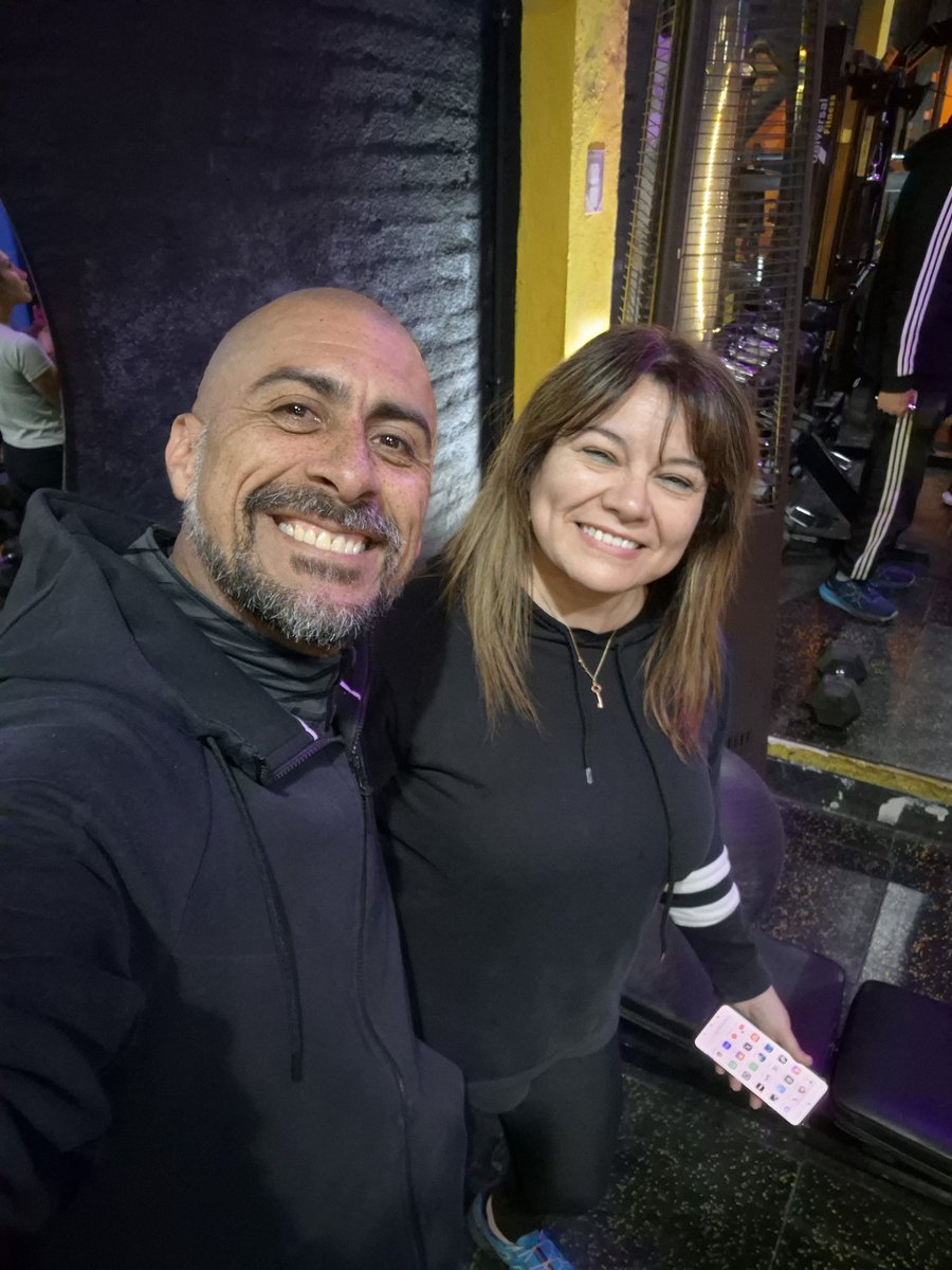 GetFitTraining7's tweet photo. Por fin volviooooooo ella!!!!! @lilib2207 👏👏👏👏
Después de prometerme varias veces su vuelta 🤦 cuando me dijo vuelvo en Julio yo nunca le pregunte si era Julio 2026 o Julio 2027? 🤔 https://t.co/vOYqmzvzGC