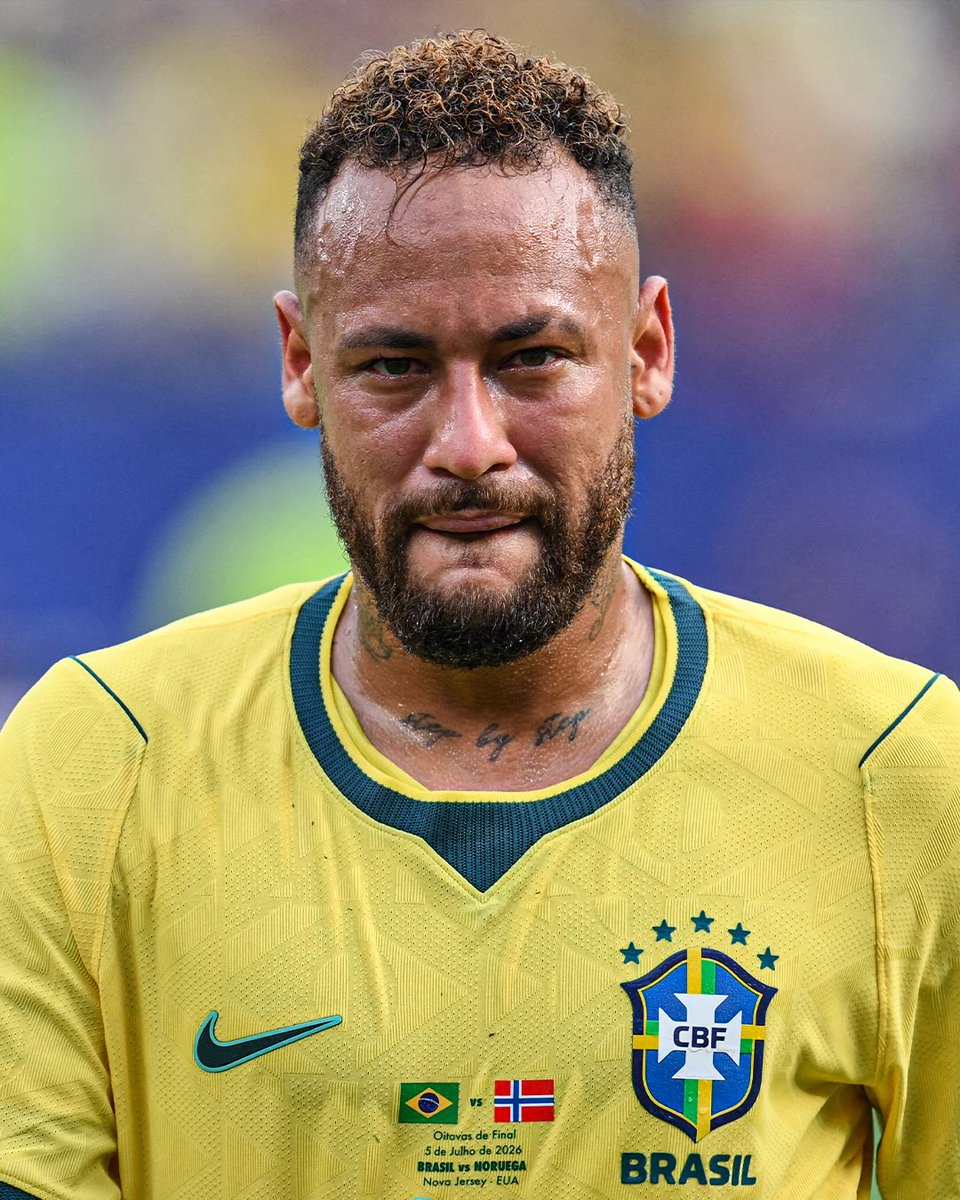 TeamNey10's tweet photo. 🗣 روماريو في حديث رائع عن الاسطورة نيمار:

لا يمكن لأحد أن يمتلك الجرأة أو الشجاعة ليُلقي اللوم على نيمار في أي نتيجة سيئة.

وبالمناسبة، أود أن أستغل هذه الفرصة، بما أنه قال بنفسه إن هذه ستكون آخر كأس عالم له، لأهنئه على مشاركته في أربع نسخ من كأس العالم. وإذا لم أكن مخطئًا، فهو البرازيلي الوحيد الذي سجل أهدافًا في أربع نسخ مختلفة من المونديال، وأشكره على كل ما قدمه لنا بقميص المنتخب البرازيلي.