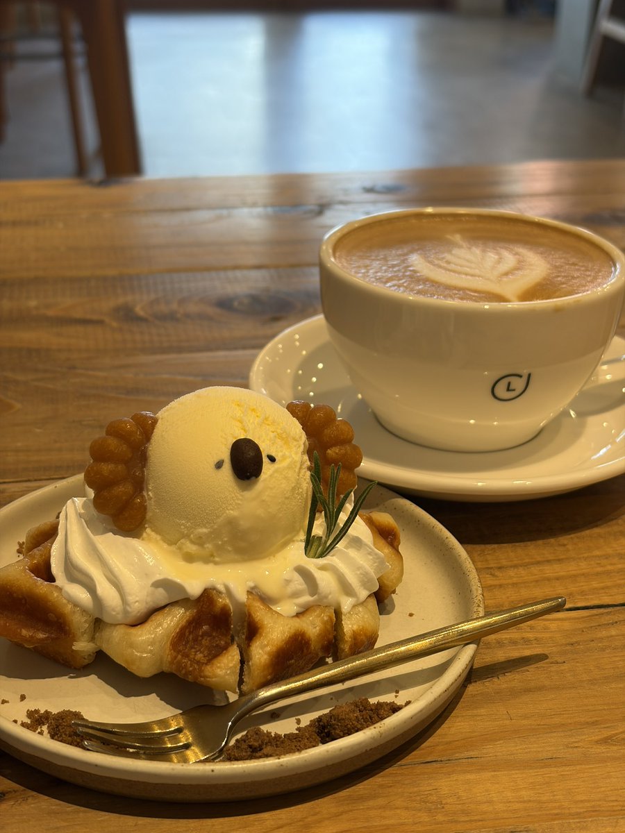 daily_itome's tweet photo. 可愛すぎて泣きながら食べたコアラ
 #日常垢 https://t.co/jr6rajeG5V