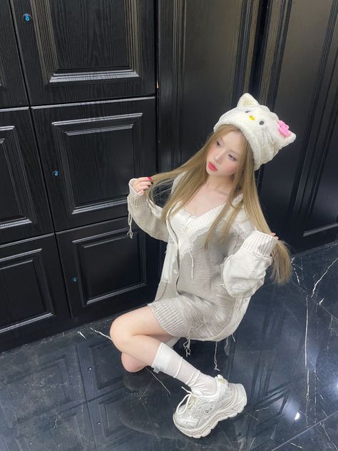Ayquetefollo's tweet photo. Taking a selfie in nature 풍경을 즐기는 중 🌿☀️
gZmo https://t.co/mwUVi72TWz