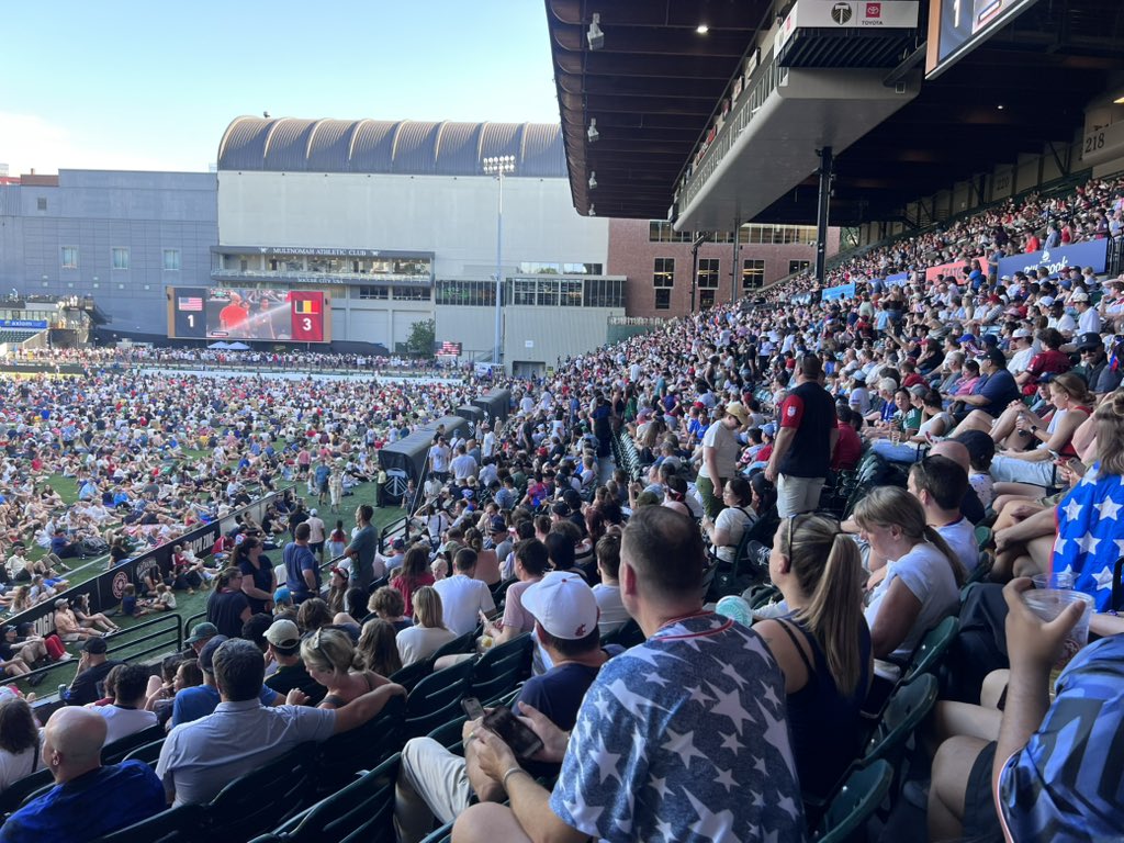 StockRetail's tweet photo. Portland still rooting hard. Come on men!
#usamnt https://t.co/w5No0wJE28