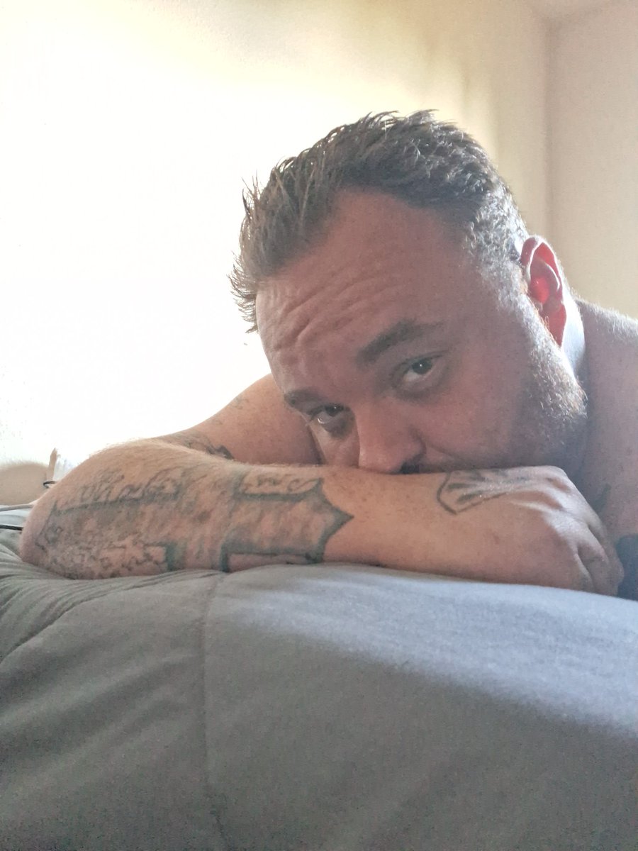 aj_hibdon's tweet photo. @bcaligal4 bearded and tattooed slightly emotionally closed off 3 years clean from mind altering substances. fresh out of prison. Parole officer won't go for the whole alcohol shtick. Full stick of p.e.n.i.s. though
Well groomed..creative and ptsd and depression is present but not a threat https://t.co/ejf5BBYgYh