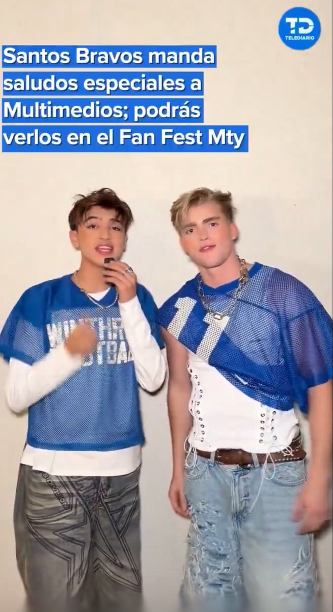 4wnkiri's tweet photo. Vem aí patrocínio da Samsung ctz, nós temos:

Kauê mostrando o a25 EXPLICITAMENTE em dois vídeos, os meninos com roupas AZUIS e roupas brancas combinando como se estivessem gravando algo + Kaue falando que a unha AZUL dele era um spoiler 

Sabe qual a cor oficial da Samsung? Azul https://t.co/5xKwy3sled