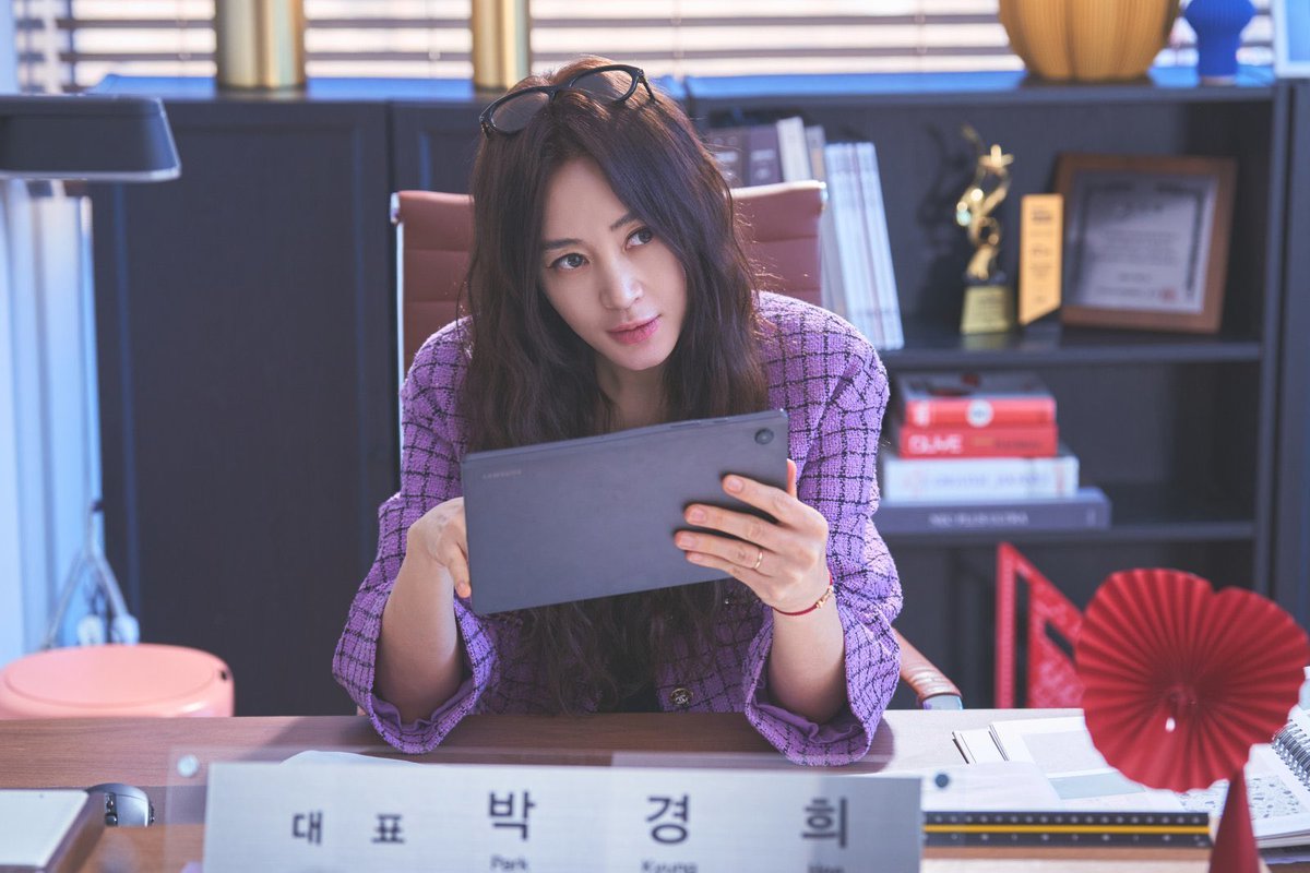 kimhyesoos tweet picture
