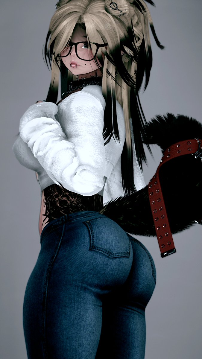 kantusvrc's tweet photo. Do these jeans seem tight to you? ~ https://t.co/9ORHM2TjQQ