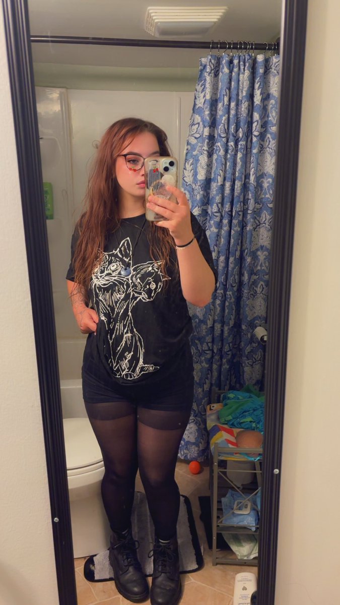 Sweetpea3699's tweet photo. #paypig #payme #goddess #findmepaypig https://t.co/hUh5j0ByGL