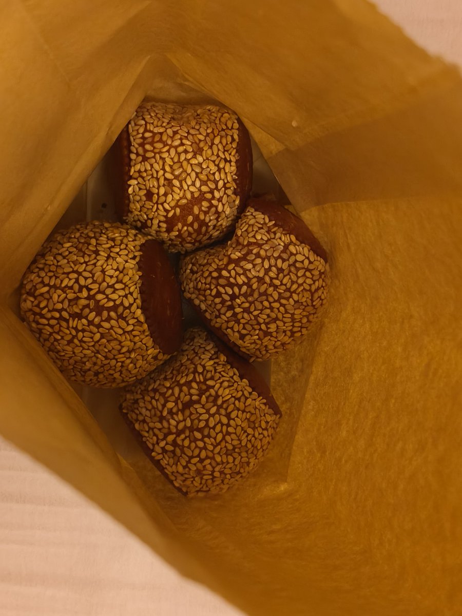 wx2049's tweet photo. 永远喜欢中式古早点心！南瓜饼和芋头饼的甜味让人秒回童年！＃互fo ＃food ＃食在安徽 ＃寻味宁国 https://t.co/rStHfZ2pP1