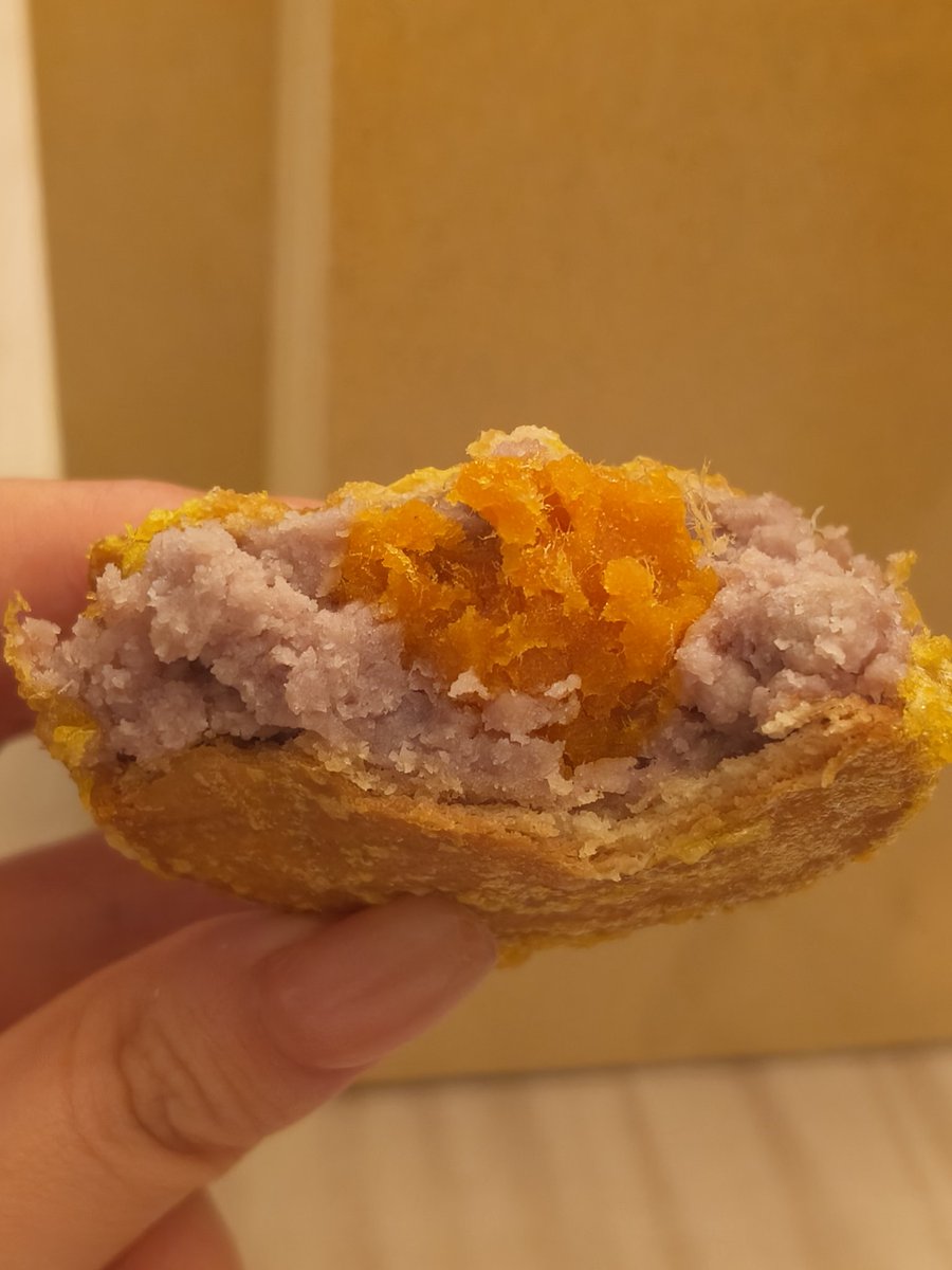 wx2049's tweet photo. 永远喜欢中式古早点心！南瓜饼和芋头饼的甜味让人秒回童年！＃互fo ＃food ＃食在安徽 ＃寻味宁国 https://t.co/rStHfZ2pP1