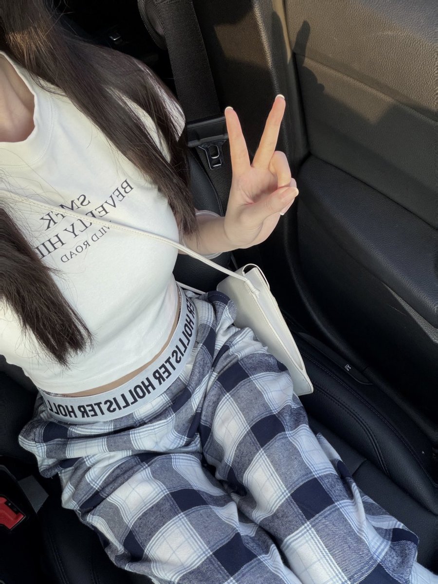 CDhfoe's tweet photo. Live happily every day! Whether you're happy or sad, it's still a day, so why not be happy every single day? https://t.co/zZFFrNsOJX