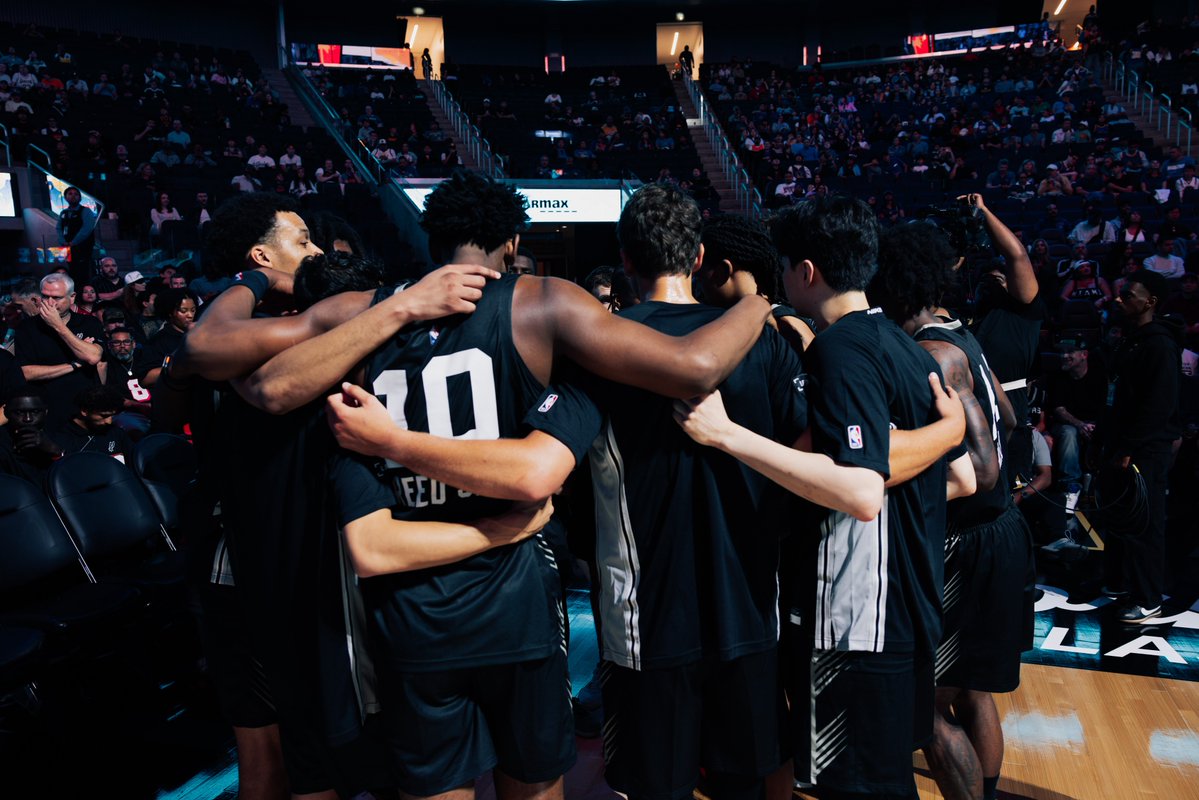 spurs's tweet photo. That's a wrap from Cali

Next stop...Vegas! 
@Ledger | #SummerSpurs https://t.co/ZCpRTRpQry