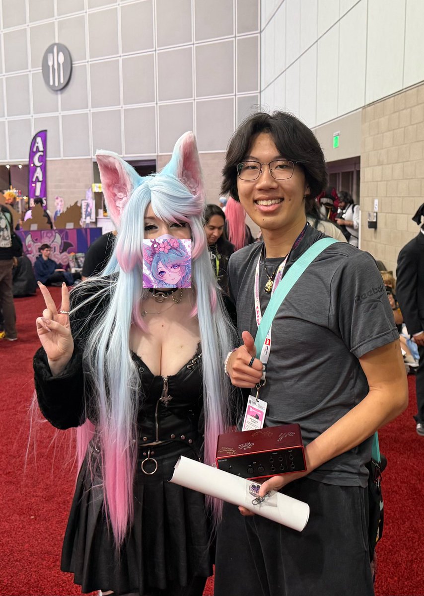 Masaki_Kura7's tweet photo. Got to meet the lovely @_Silvervale_ who is so lovely and nice to meet and said yes to my “proposal” hope you had a great AX thank you.

#AX2026 https://t.co/E7K5cmpkgk