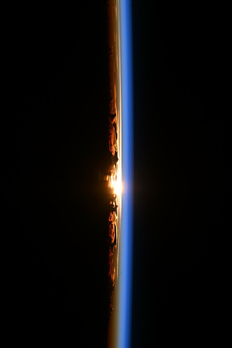 uhd2020's tweet photo. SUNRISES IN SPACE taken by NASA's astronaut Nichole Ayers https://t.co/1BTHMrcd3R