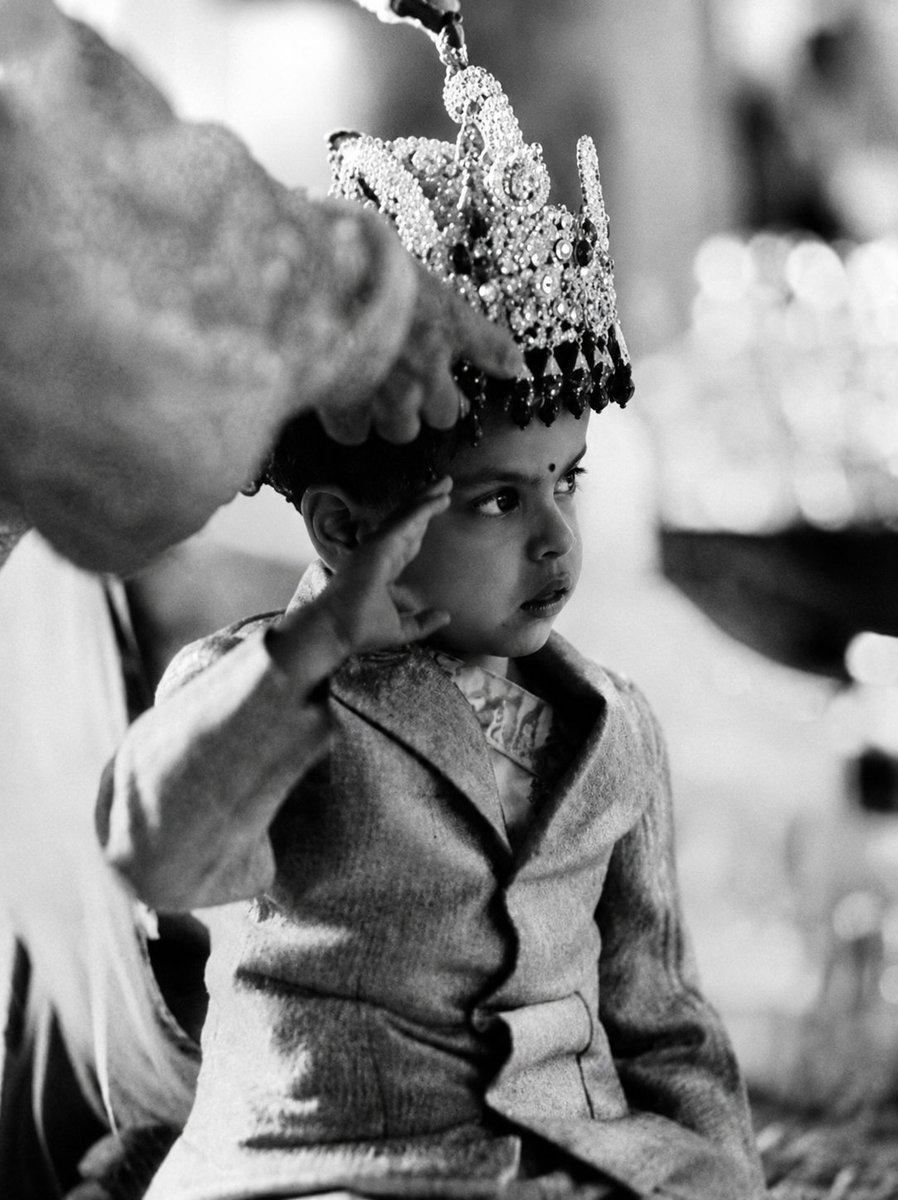 OldphotoofNEPAL's tweet photo. आज असार २३ गते, पूर्व राजा ज्ञानेन्द्र शाहले आज ८०औं जन्मदिन मनाउँदै हुनुहुन्छ । यस पोष्टमा उहाँ जन्मनुभएको खबर प्रकाशित भएको गोरखापत्रको कटिङ, उहाँ २००७ सालमा राजा घोषणा भएको दृश्य र २०५८ मा राजा हुनुभएको दृश्य देख्न सकिन्छ ।
@PMuseumNepal #GettyImages #KingGyanendra https://t.co/RkQiosOnA9