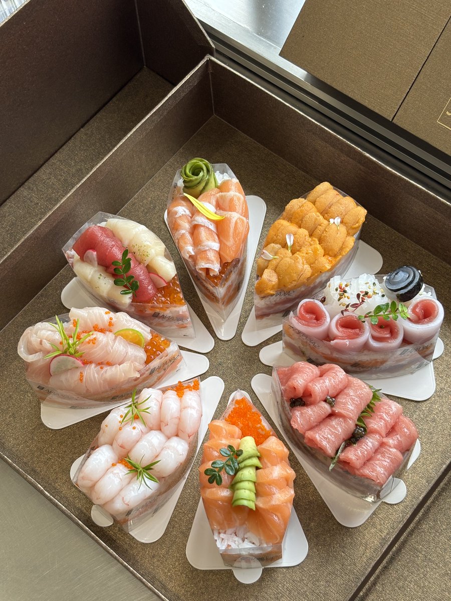 mtjuju816's tweet photo. ทานเค้กกันไหม๊คะ 🍣🍰 https://t.co/bD1vwis9ai