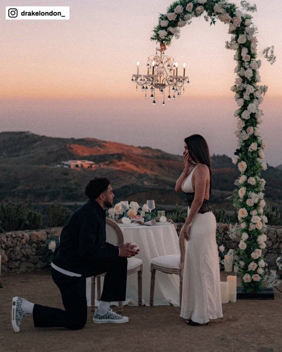 NFL_DovKleiman's tweet photo. Congrats! Falcons star WR Drake London has officially announced his engagement to his long-time girlfriend Sofia Gabay.

London is signed to a 4-year, $141 million contract.

True love is so special 🥹❤️ https://t.co/ekH7v1lU9s