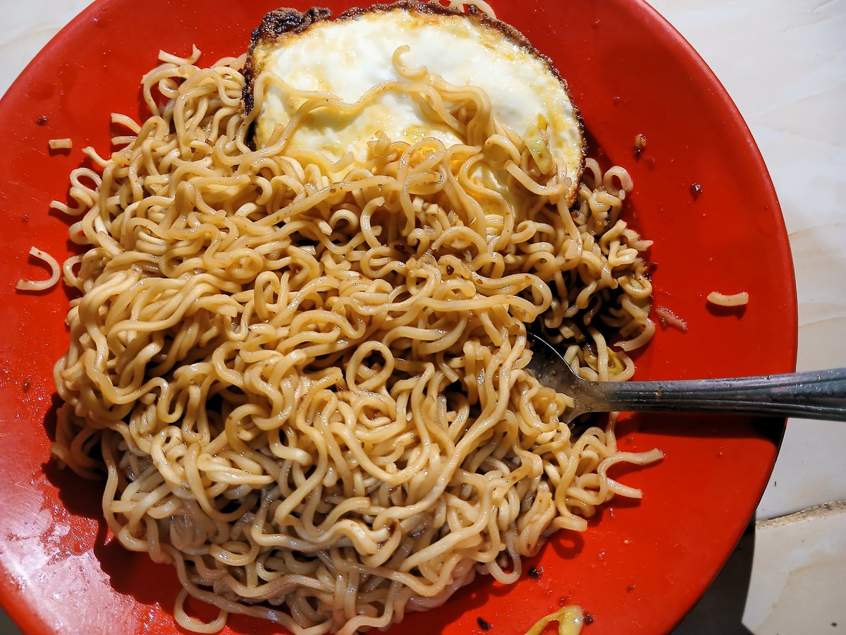 Ammar08's tweet photo. Jangan tunggu hari yang sempurna. Buatlah hari ini menjadi sempurna dengan usaha dan senyummu

Sarapan dulu wal https://t.co/5U5yqmxI23