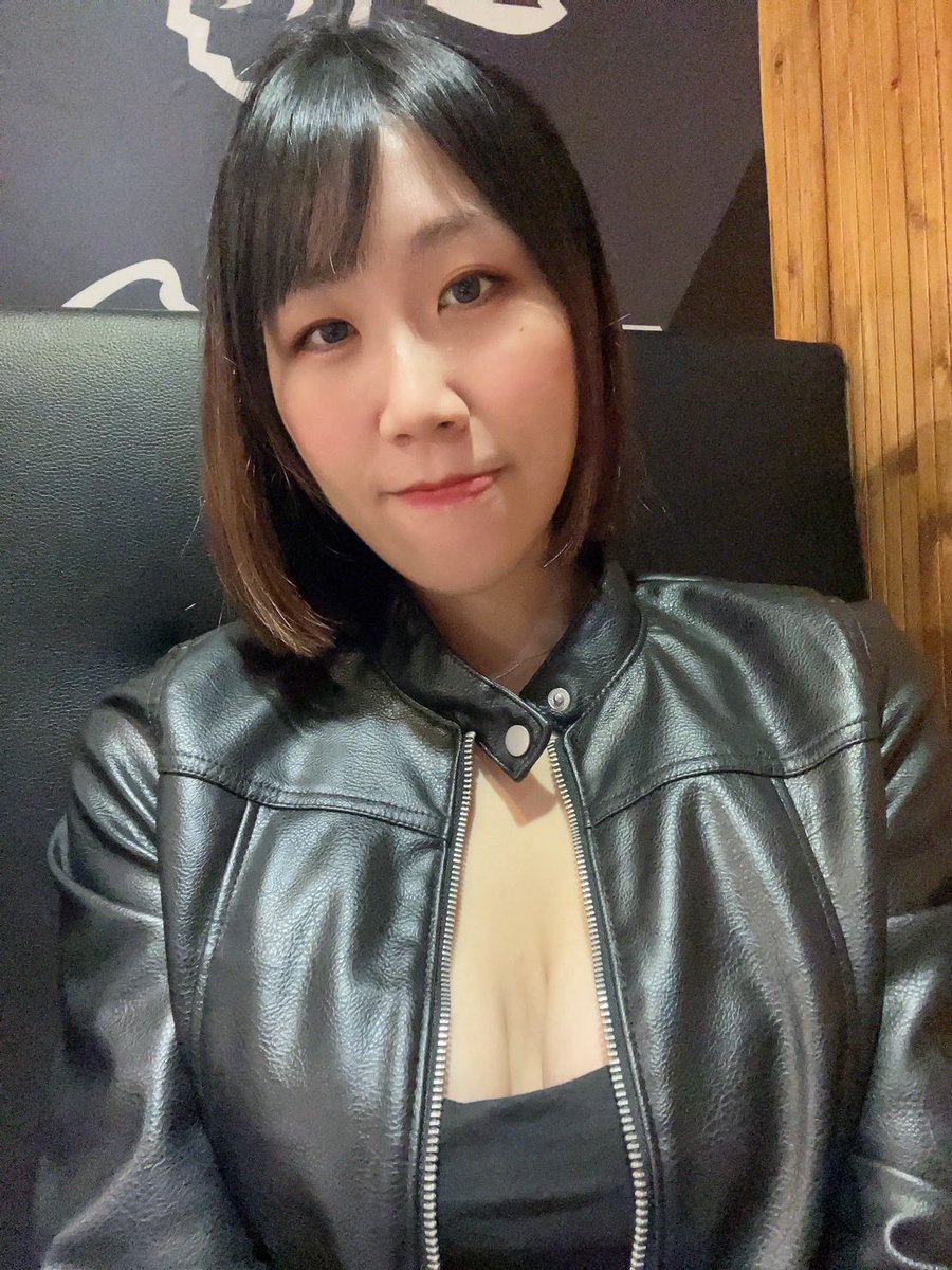 Angelcat1230's tweet photo. 自我社死❤️挑戰🥵
10個❤️露出奶頭
20個❤️胸臉同框
30個❤️看小穴
40個❤️掰開小穴
50個❤️露臉掰開小穴
60個❤️發野外露出照片
80個❤️發自慰影片
100個❤️我們來投票決定😛
#母狗 #露出 #社死 #曝光 #自毀 https://t.co/xHLZTL7ojF
