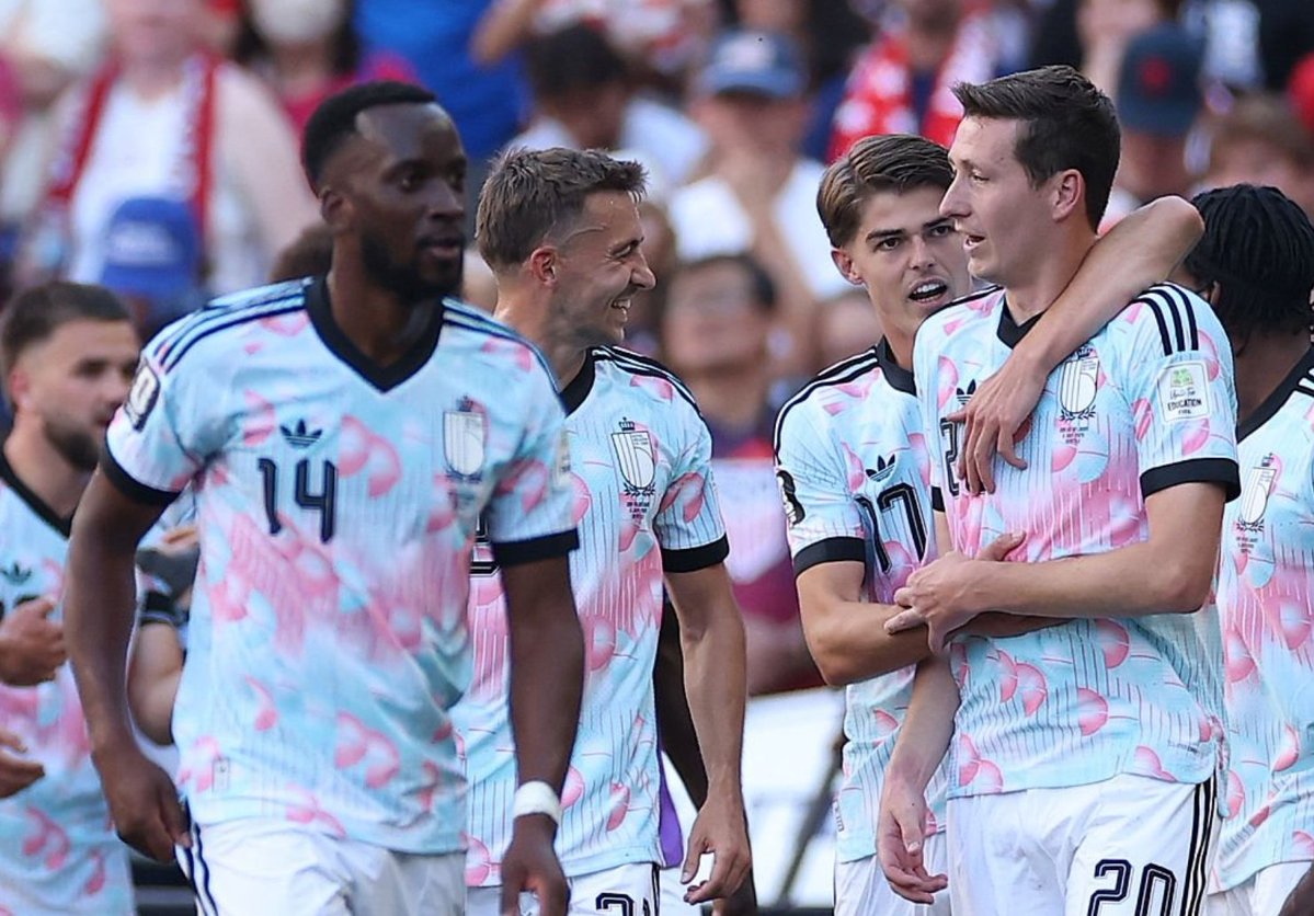 ActuFoot_'s tweet photo. 🚨 MASTERCLASS DES NATIONS EUROPÉENNES EN HUITIÈMES DE FINALE DU MONDIAL 🌎. 🤩

✅ France 🇫🇷 (vs Paraguay)

✅ Norvège 🇳🇴 (vs Brésil)

✅ Angleterre 🏴󠁧󠁢󠁥󠁮󠁧󠁿 (vs Mexique)

✅ Espagne 🇪🇸 (vs Portugal)

✅ Belgique 🇧🇪 (vs États-Unis)

Le Maroc 🇲🇦 est pour l'instant la seule nation non européenne en quarts de finale.