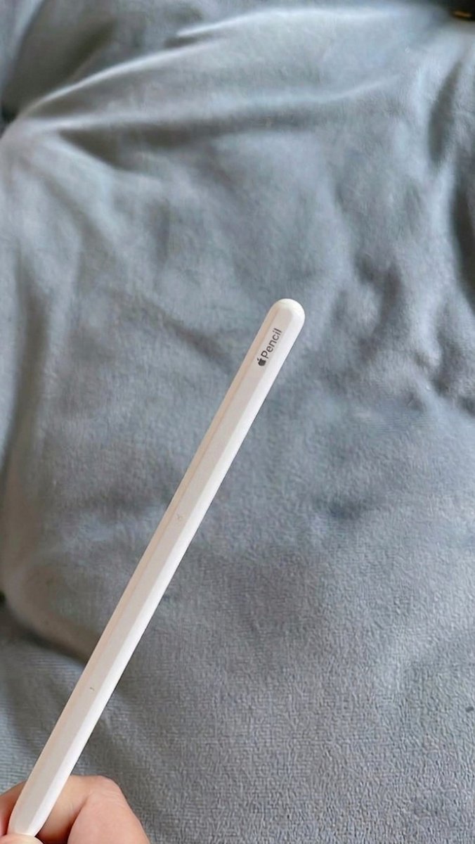 Nickky7424's tweet photo. ส่งต่อ Apple pencil  Gen2 
สภาพดีไม่ค่อยได้ใช้ 
ลดราคาเหลือ 700 ฿ รวมส่ง
✅️ ใช้งานปกติ 
❌️ ไม่มีกล่อง 
เพิ่มเติม dm. 
ประกันหลังการขายให้ 1 อาทิตย์ 

#ปากกาไอแพด #applepencilมือสอง #ApplePenciเมือ2 #applepencil
#ส่งต่อapplepencil #ส่งต่อปากกาไอแพด #ipad #applepencilมือสอง https://t.co/DwaAlWaLVA