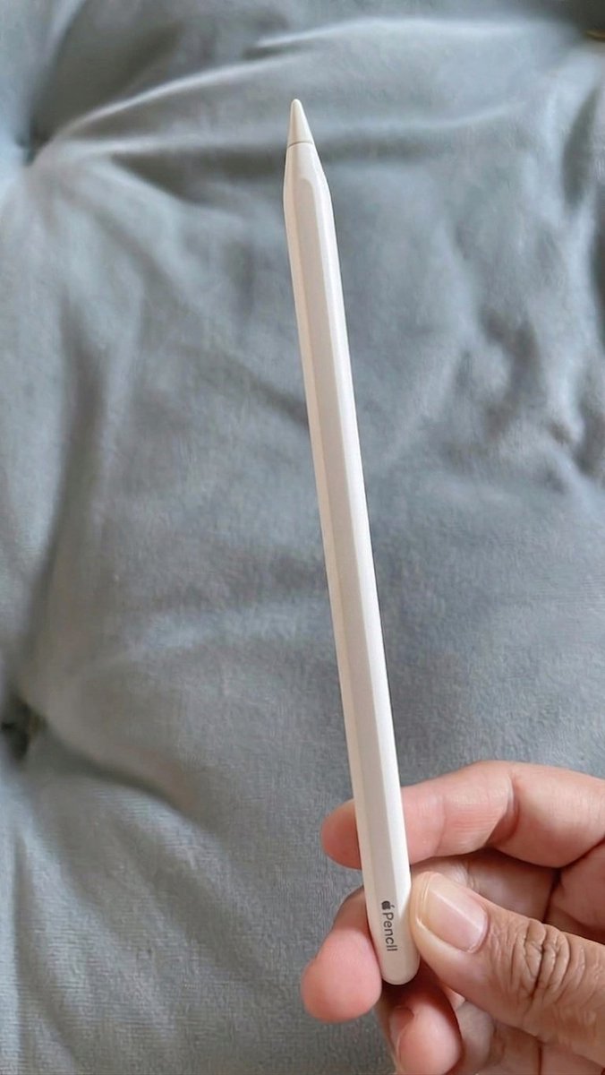 Nickky7424's tweet photo. ส่งต่อ Apple pencil  Gen2 
สภาพดีไม่ค่อยได้ใช้ 
ลดราคาเหลือ 700 ฿ รวมส่ง
✅️ ใช้งานปกติ 
❌️ ไม่มีกล่อง 
เพิ่มเติม dm. 
ประกันหลังการขายให้ 1 อาทิตย์ 

#ปากกาไอแพด #applepencilมือสอง #ApplePenciเมือ2 #applepencil
#ส่งต่อapplepencil #ส่งต่อปากกาไอแพด #ipad #applepencilมือสอง https://t.co/DwaAlWaLVA