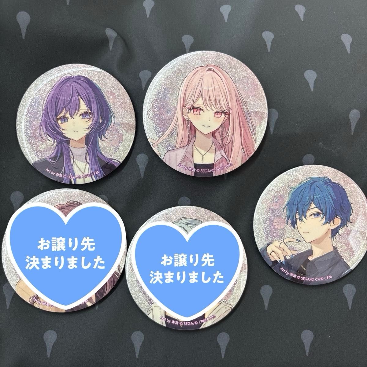 Ame_0vo's tweet photo. 【交換】プロセカ 初音ミク　ZOZO イラストレーターコラボ グリッター缶バッジ　ニーゴ
譲）画像　瑞希　まふゆ　KAITO
求）ニーゴミク　モモジャンミク
Yahoo!フリマグッズ交換機能（匿名配送）で交換希望です
下記URLから詳細確認ができます🙇‍♀️
https://t.co/2E0BEEYrwa https://t.co/c971kP3nyR