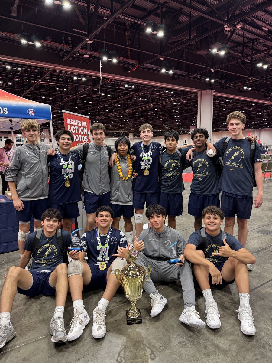 BHSvolleyball_'s tweet photo. No place like the #TheBrook 🏴‍☠️ The best of the best right here, congratulations on a a great tournament guys! #TraditionStartsHere #RaiderFamily https://t.co/s0qreaZOJP