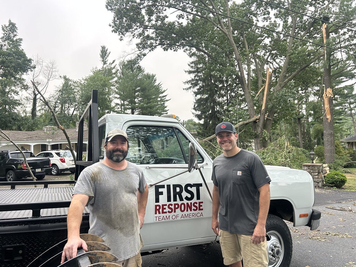 firstresponse tweet picture
