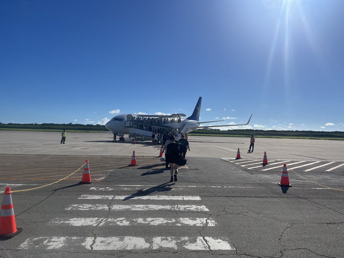 shusukekaneko's tweet photo. 昨日、宮古島より帰着。正確には下地島ですが。
下地島空港17時の図。 https://t.co/VllnTMXuHY