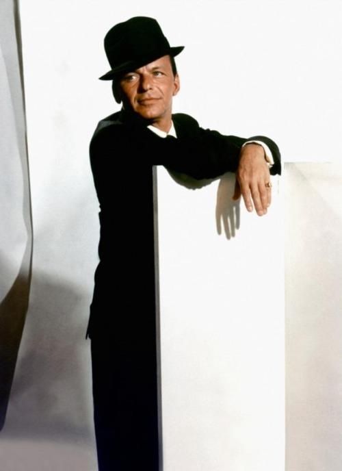 bombergirl5's tweet photo. Frank Sinatra ❤️❤️ #sinatrastyle #thevoice #bestever #franksinatra https://t.co/SXnTf2POqQ