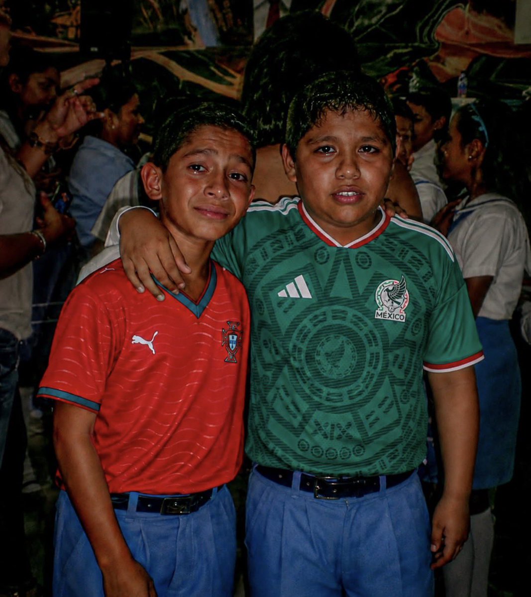 YuehRivelo's tweet photo. Cristo y yo porque eliminaron a nuestros equipos . https://t.co/hKFxCdizVP