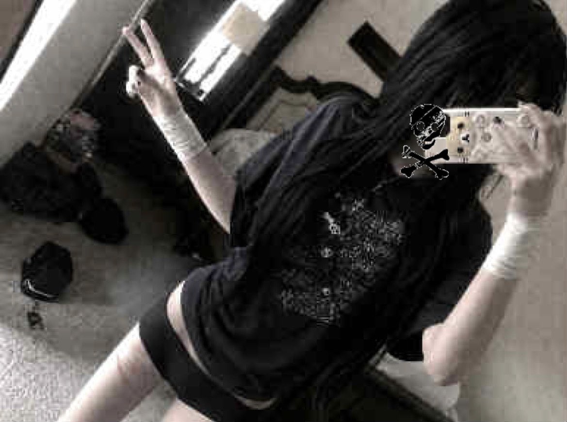 selfmutilatioun's tweet photo. BloatedT_T https://t.co/OXVVlwgGmz