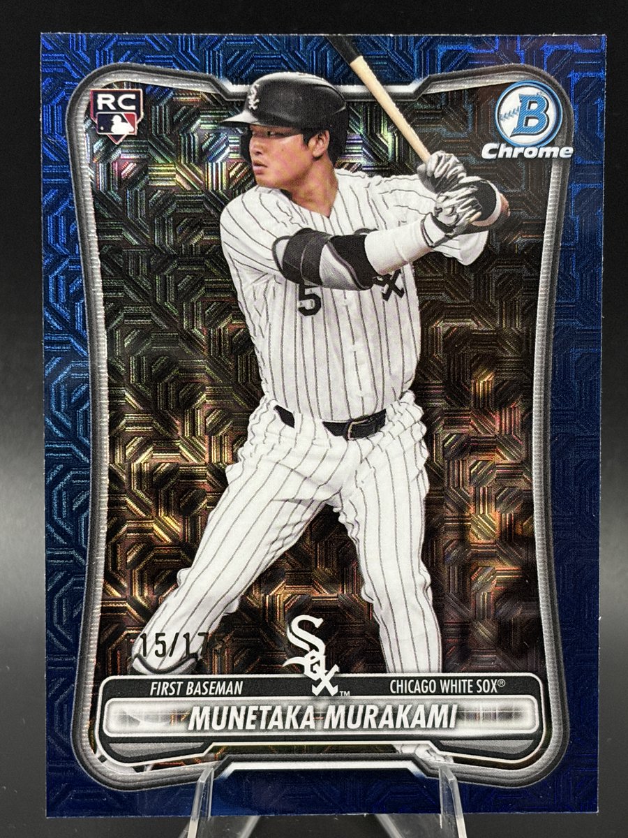 straightupcards's tweet photo. Man, a Bowman Mega came in clutch to keep the retail hot streak alive. I got crushed on some 2025 Platinum blasters, and it was looking bleak. First pack into my last rip, a Bowman Mega.. and Mune comes in to save the day. https://t.co/94Ie68pErL