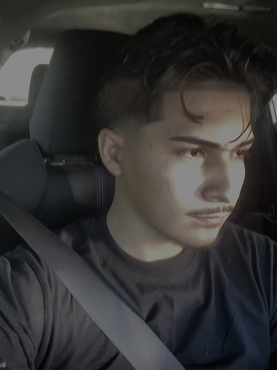 O972651's tweet photo. shit quality but random https://t.co/7911K3BB6T