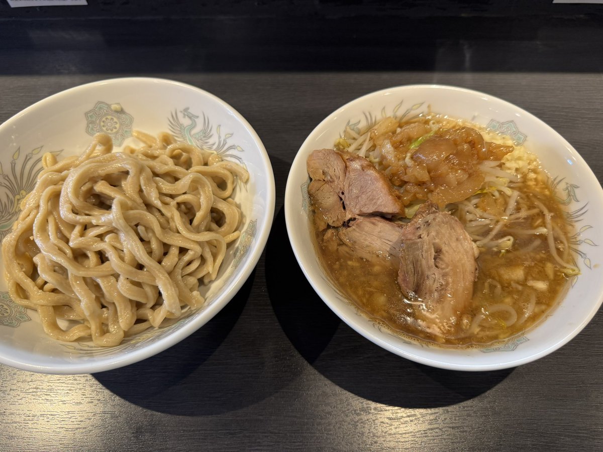 ryunomichi_buta's tweet photo. おはようございます☀️
本日通常営業です

暑いですね🥵

『竜の道つけめん』
程よい酸味と玉ねぎの風味でさっぱりと食べられます！
もっと麺量食べれたという方も多い印象です

本日もよろしくお願いします🙇‍♂️ https://t.co/cpmNDPRmme