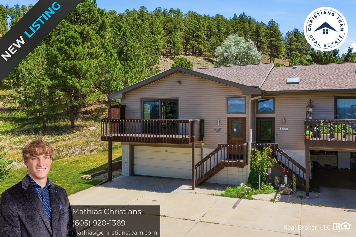 christians_team's tweet photo. #JustListed  4223 Foothill Drive, Rapid City, SD
Fully Renovated 1,968 Sq. Ft. End Unit TownHome at $339,900 
3 BR | 3 BA | 1,968 Sq. Ft. | 2-Car Garage
.
https://t.co/DUUfVYZNFO
- Clubhouse and pool access plus HOA covered Exterior maintenance
Call 605-340-0768 for details https://t.co/MxtZsebJT6