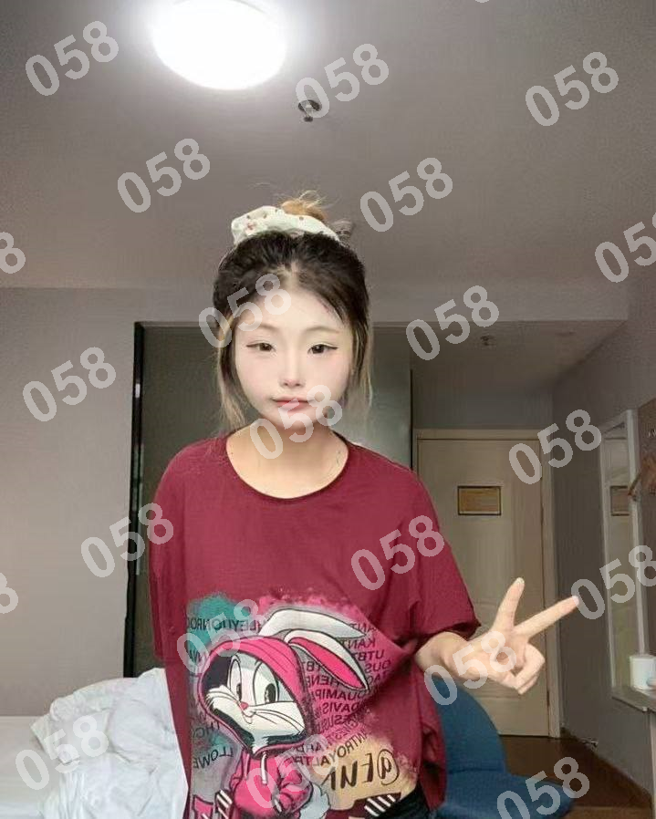 LucadiLuzio's tweet photo. 👉助理@chunlibey
看上了请截图妹子便客服快速安排
“过去无可挽回，未来可以改变”
㮾梨街道
#长沙
#长沙 https://t.co/upu4OGEJLk