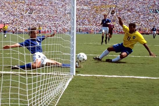 cheomseongdae's tweet photo. @liberta___depre Romário, aos 28 anos, perdendo um gol embaixo da trave numa final de copa do mundo. https://t.co/Qs3g9h46N1