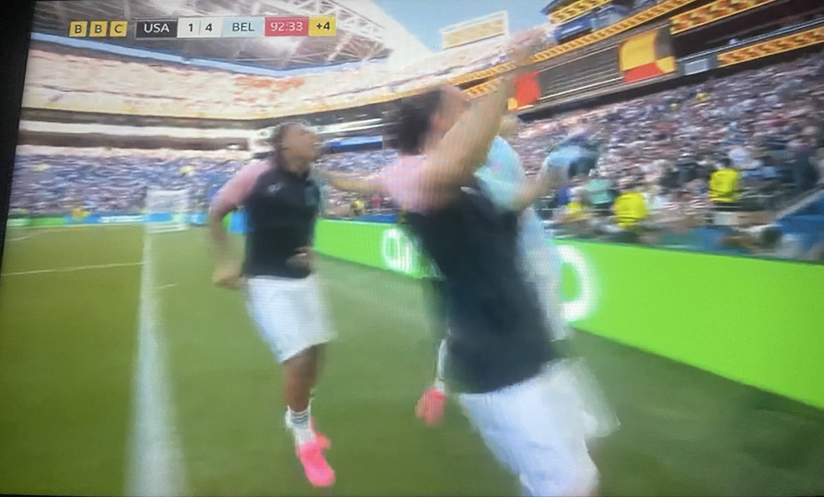 VIPnewssss's tweet photo. 4-1 Belgium.

LUKAKU, LUKAKU, LUKAKUUUU!!!!!!!!!!!!!!!!!!! GAME OVER FOR UNITED STATES!!!!!!!!!!!!!!! GOAAAAALLLLLL LUKAKU!!!!!!!!!!!!!!!!! 🇧🇪✨ https://t.co/0aZNr9x0FQ