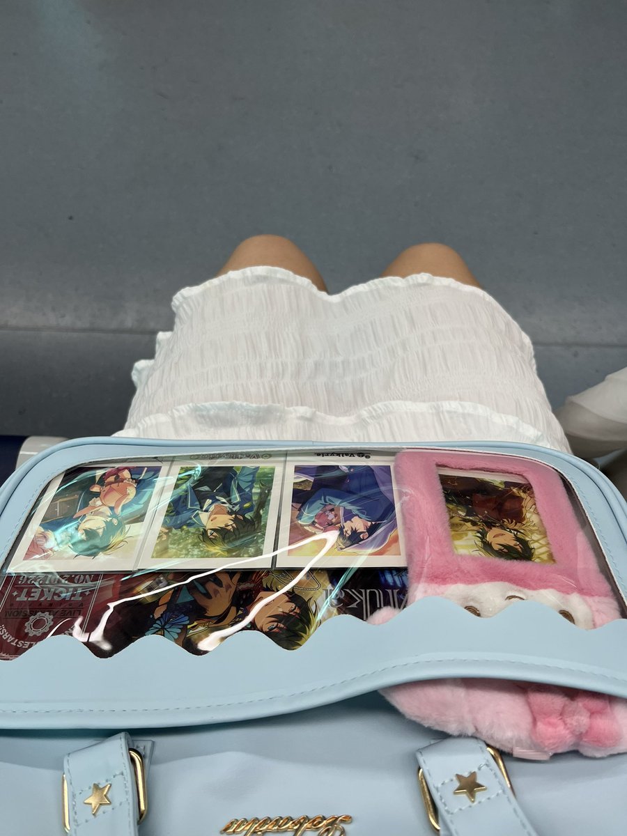 oam8iz's tweet photo. 홍대 고고💨 https://t.co/73XnB6O6yE