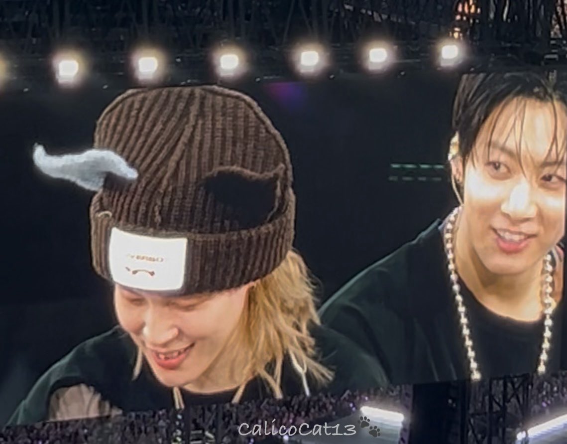 CalicoCat13_13's tweet photo. MY FIRST CONCERT AFTER SEVEN YEARS AND I GOT JIKOOK SITTING TOGETHER!!! 😭😭😭 https://t.co/Cxail8Mx1q