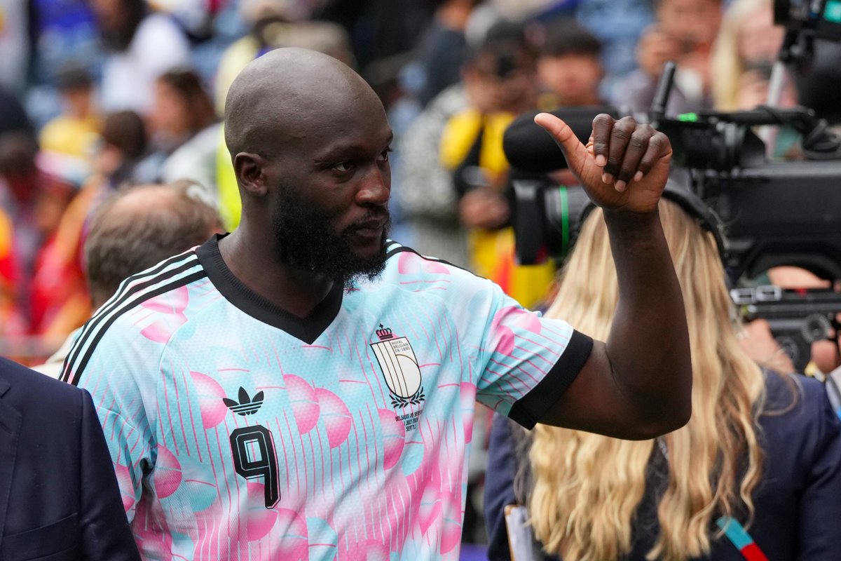 DougieCritchley's tweet photo. People like to ridicule Romelu Lukaku... and to be honest I've never really got it.

Yes, he's not as cold a finisher of straightforward chances as the very few world class strikers around...

But 93 international goals, 8 more than Harry Kane... that's insanely good.

Scoring the final goal in a last 16 clash, his 3rd in 3 games after an injury-ridden season, during which he also lost his father...

Well played man.