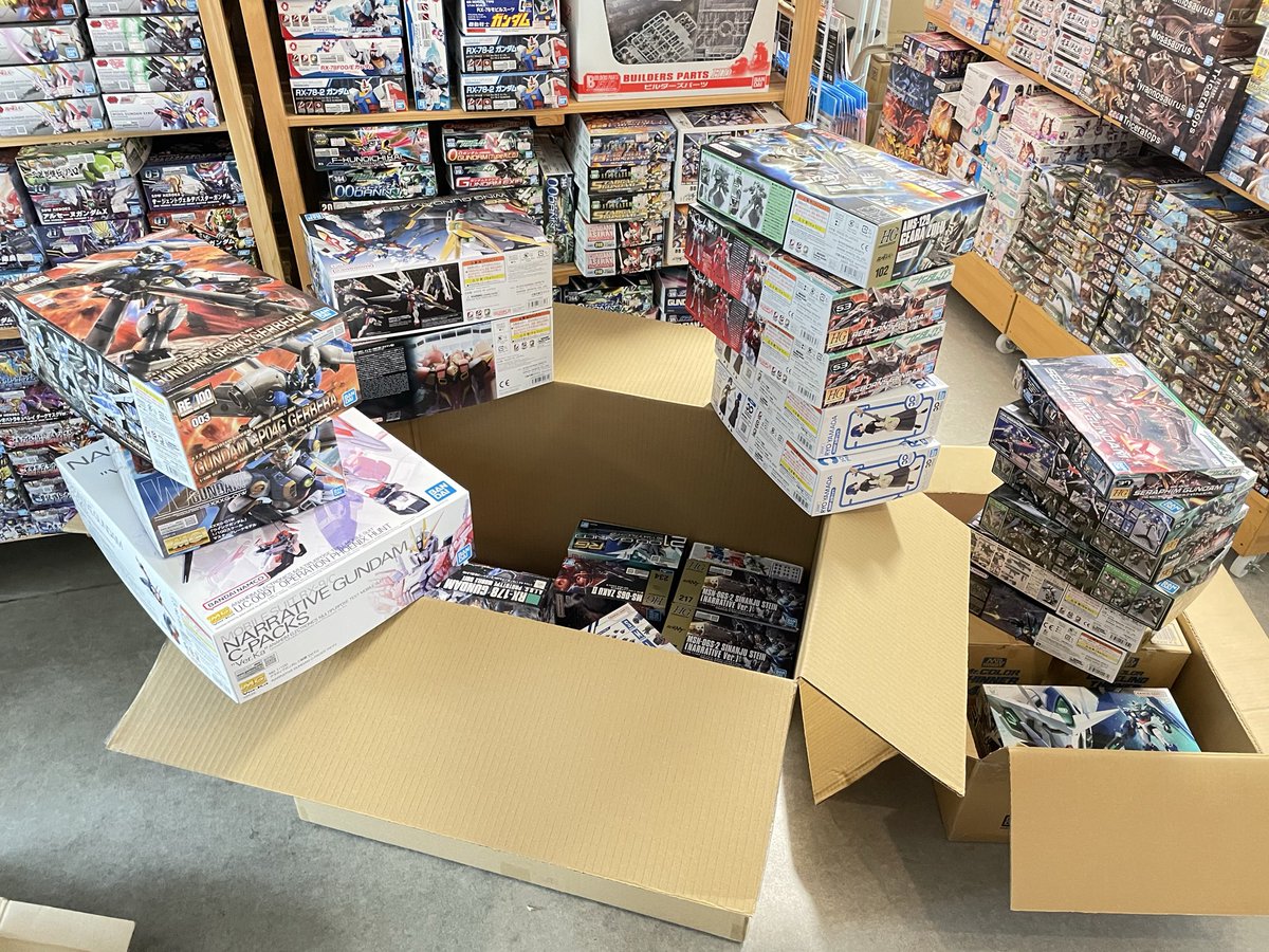 RautaHobby's tweet photo. 本日入荷しました😊

RGダブルオークアンタ。

HGからガンダムNT-1、シナンジュ・スタイン(ナラティブVer.)など。

そのほか、ケロロ軍曹や30MP、トイストーリーなどが入荷しました❗️

最後の写真は入荷時の検品の様子です😌

よろしくお願いします^ ^

#ホビーショップRauta
#入荷しました
#ガンプラ https://t.co/aYVSySAvpY
