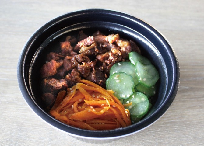 nscproject's tweet photo. /
岩崎本舗大人気商品✨️
「角煮まぶし丼」限定販売!
\
V・ファーレン長崎や長崎ヴェルカの試合時のみ販売していた「角煮まぶし丼」を土日・祝日限定で販売いたします!
甘辛角煮のコクが広がり、さっぱりナムルと合わせてご飯がどんどん進みます🎶
👛金額:1,000円(税込)
📅期間:7月末までの土日祝日
この機会に、ぜひご賞味ください!
『岩崎本舗』
📍STADIUM 3F
🕖営業時間:11:00-21:00(L.O.20:30)
#長崎スタジアムシティ