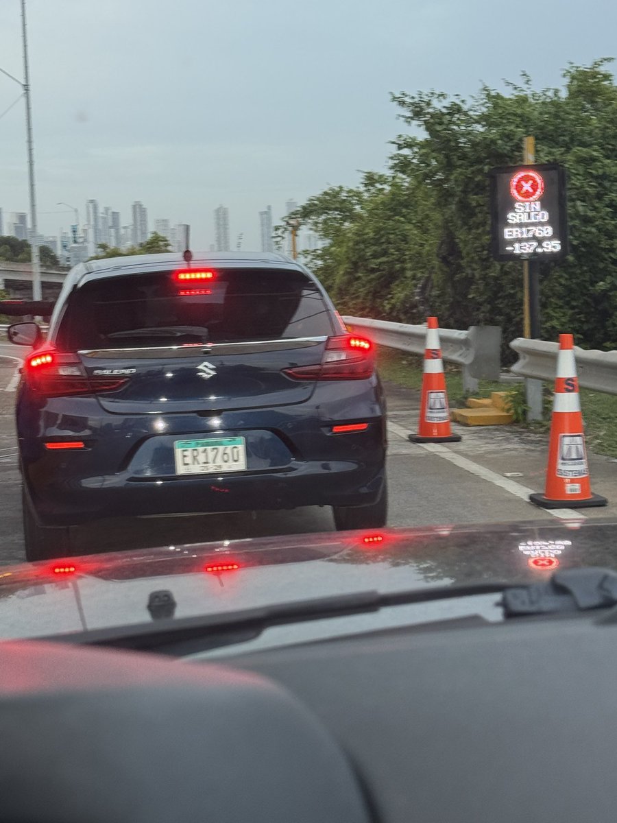 Ricardo_Aleman's tweet photo. Esto es una sinvergüenzura!!! Como sigue usando el corredor con este saldo @ENACorredoresPA @ATTTPanama pongan orden!!!
-$137.00 en deuda!! https://t.co/jRnxmYdMAj