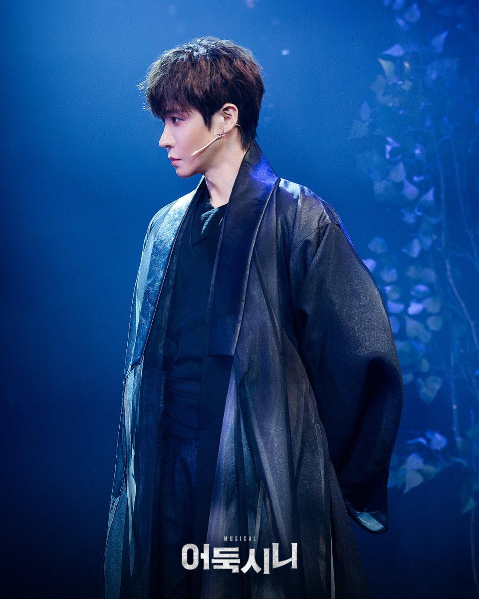 newpro_sinimuni's tweet photo. [뮤지컬 #어둑시니]

🌕 공연 사진 공개

어둑시니 | #강찬

NOL 서경스퀘어 스콘 2관
2026.06.09 - 08.30

#뮤지컬 #어둑시니 #공연사진공개 https://t.co/DL8JIX4PMQ
