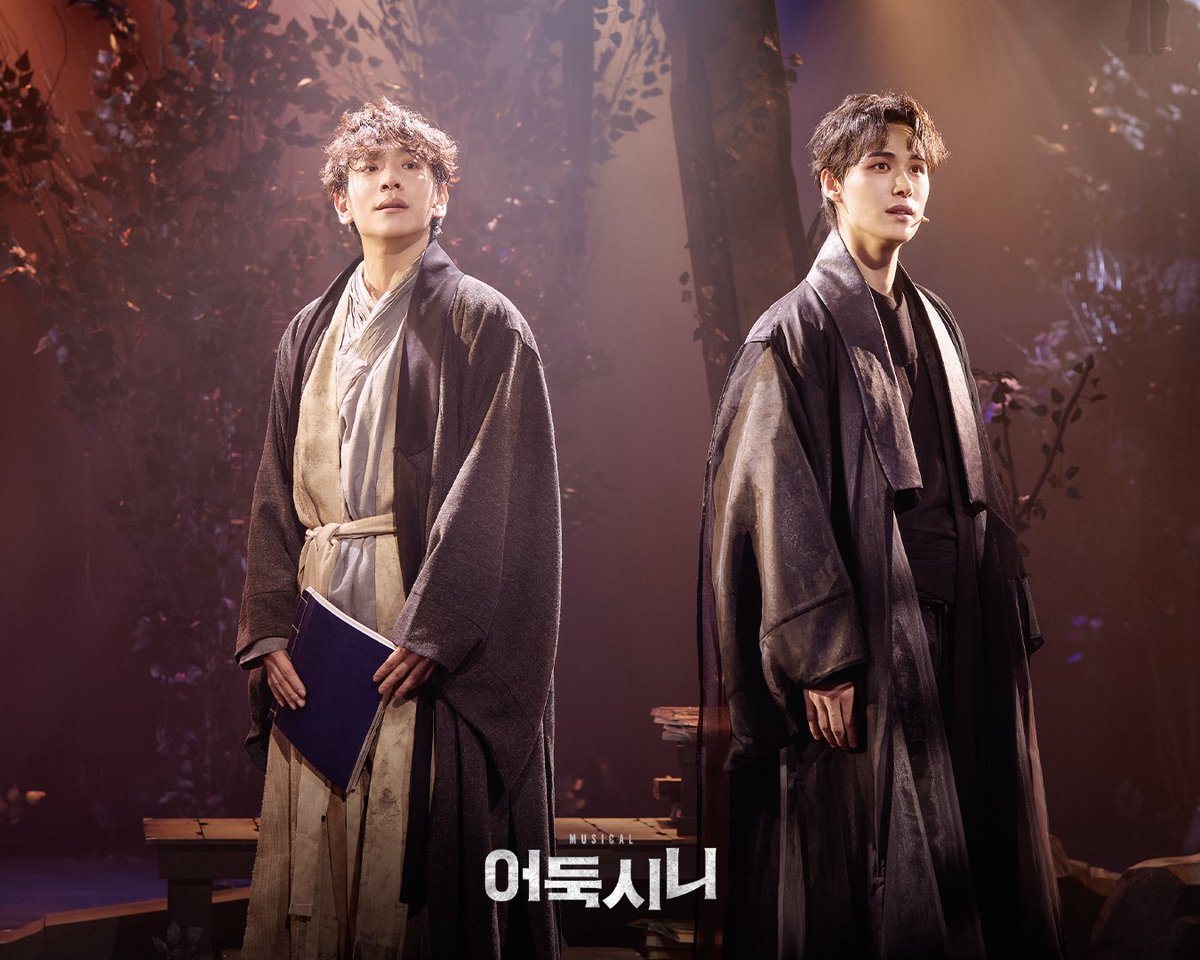 newpro_sinimuni's tweet photo. [뮤지컬 #어둑시니]

🌕 공연 사진 페어컷 공개

어둑시니 | #강찬 #조모세 #박두호
소문 | #이한솔 #신주협 #류동휘

NOL 서경스퀘어 스콘 2관
2026.06.09 – 08.30

#뮤지컬 #어둑시니 #공연사진페어컷공개 https://t.co/8WkPK7IAg5