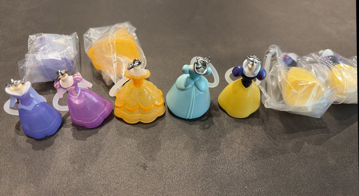 nippy1722's tweet photo. プリンセスめじるし
回すつもりなかったけど
たまたまあったから回してみた

こんだけ回してもシンデレラ全然出なくて
諦めて一旦その場離れたけど
最後帰る前にもう一度！！て思ってやったけど
出なくて、やけくそに最後！って回したらようやく出たんだけど、、
少なすぎじゃねーか？ https://t.co/nXHtIqlr5T